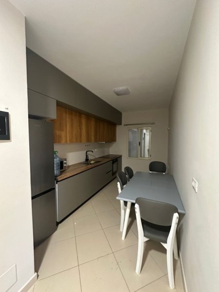 Tirane, jepet me qera apartament 2+1+Ballkon Kati 6, 110 m² 650 € (Don Bosko)