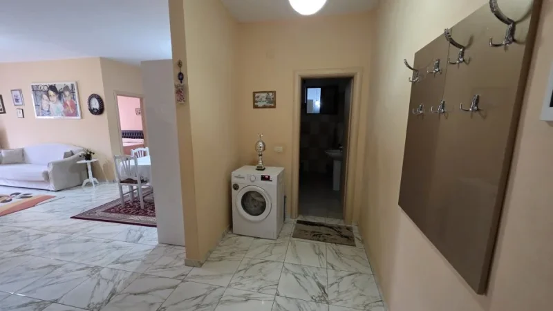 Lushnje, shitet apartament 2+1+Ballkon Kati 4, 120 m² 104.000 € (Lagja Xhevdet Nepravishta Afer Shkolles Foto Puka)