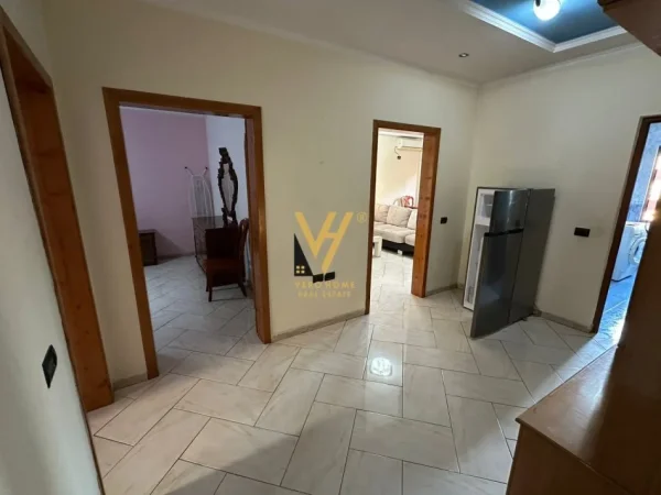 Tirane, jepet me qera apartament 2+1+Ballkon Kati 4, 85 m² 500 € (DON BOSKO)