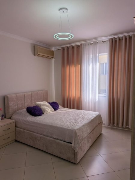 Tirane, jepet me qera garsonier Kati 4, 40 m² 500 € (SQUARE 21)