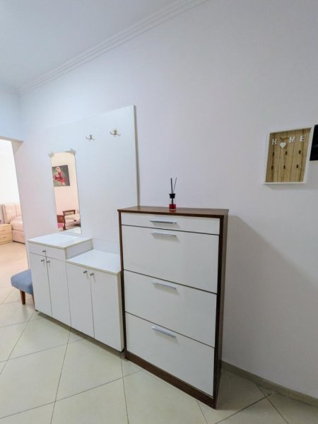 Tirane, jepet me qera garsonier Kati 4, 40 m² 500 € (SQUARE 21)