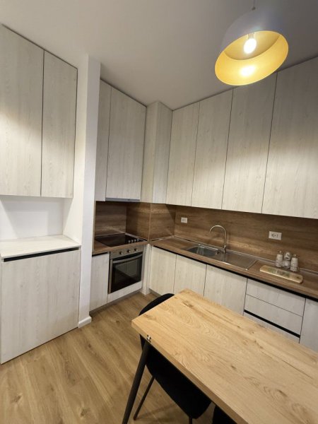 Tirane, jepet me qera apartament 1+1+Ballkon Kati 3, 60 m² 500 € (ALI DEMI)