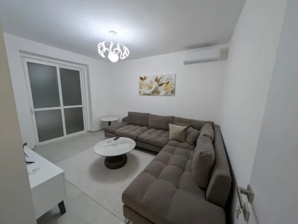 Tirane, jepet me qera apartament 2+1 Kati 2, 72 m² 650 € (selvia)