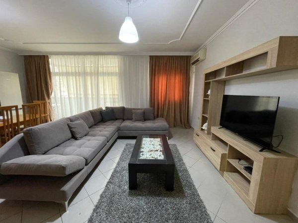 Tirane, jepet me qera apartament 2+1 Kati 6, 127 m² 700 € (Komuna e Parisit.)