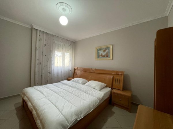 Tirane, jepet me qera apartament 2+1 Kati 6, 127 m² 700 € (Komuna e Parisit.)
