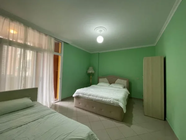 Tirane, jepet me qera apartament 2+1 Kati 6, 127 m² 700 € (Komuna e Parisit.)