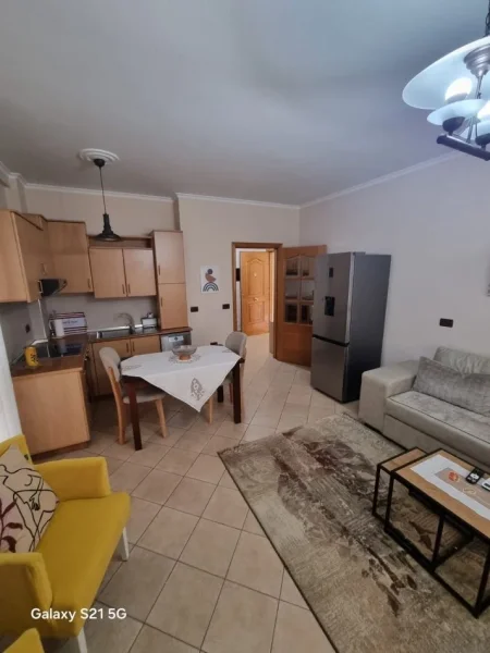 Tirane, jepet me qera apartament 1+1 Kati 2, 75 m² 600 € (shkolla baletit)
