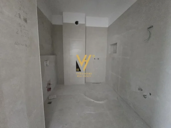 Tirane, shitet apartament 2+1+Ballkon Kati 3, 118 m² 189.000 € (RRUGA DRITAN HOXHA, LAPRAKE)