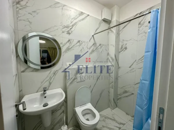 Tirane, jepet me qera apartament 2+1+Ballkon Kati 1, 85 m² 600 € (Rruga Bardhyl)