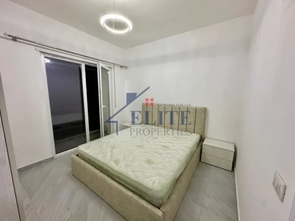 Tirane, jepet me qera apartament 2+1+Ballkon Kati 1, 85 m² 600 € (Rruga Bardhyl)