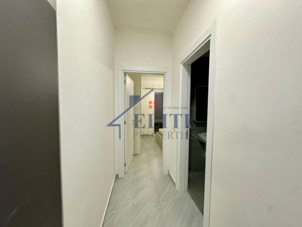 Tirane, jepet me qera apartament 2+1+Ballkon Kati 1, 85 m² 600 € (Rruga Bardhyl)
