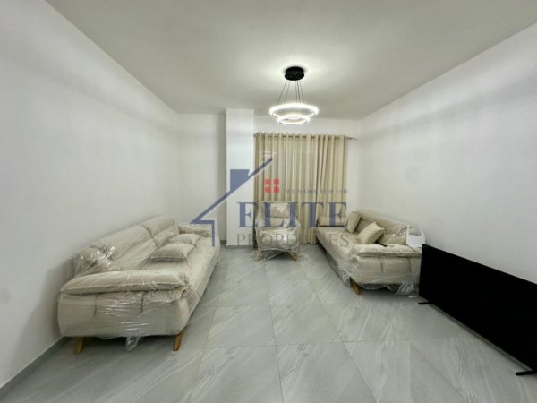 Tirane, jepet me qera apartament 2+1+Ballkon Kati 1, 85 m² 600 € (Rruga Bardhyl)
