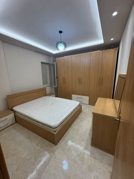 Tirane, jepet me qera apartament 1+1 Kati 5, 65 m² 400 € (Prane Market Spar 2, Rruga Thesarit, Fresk, Tirane)
