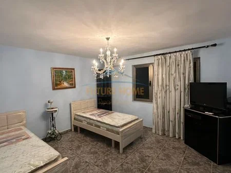 Tirane, jepet me qera apartament 2+1 Kati 4, 70 m² 600 € (Pazari i ri)