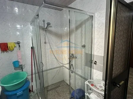 Tirane, jepet me qera apartament 2+1 Kati 4, 70 m² 600 € (Pazari i ri)