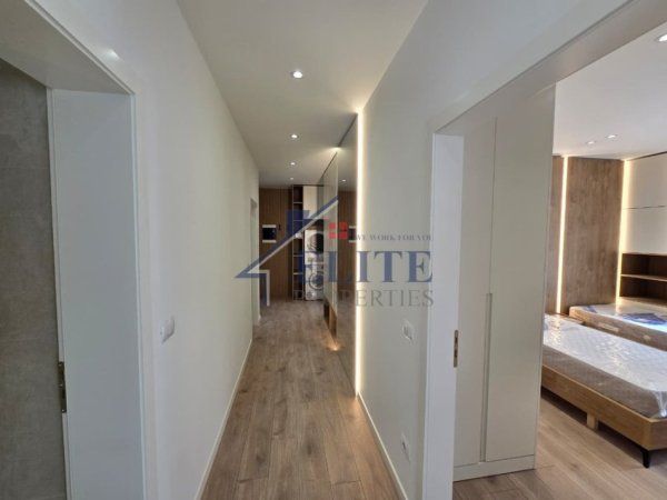 Tirane, jepet me qera apartament 2+1+Ballkon Kati 5, 100 m² 800 € (Zogu i Zi)
