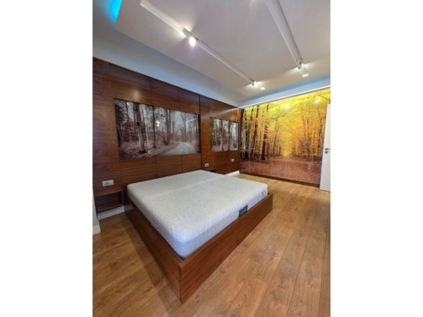 Tirane, jepet me qera apartament 1+1 Kati 8, 78 m² 625 € (ISH PARKU)