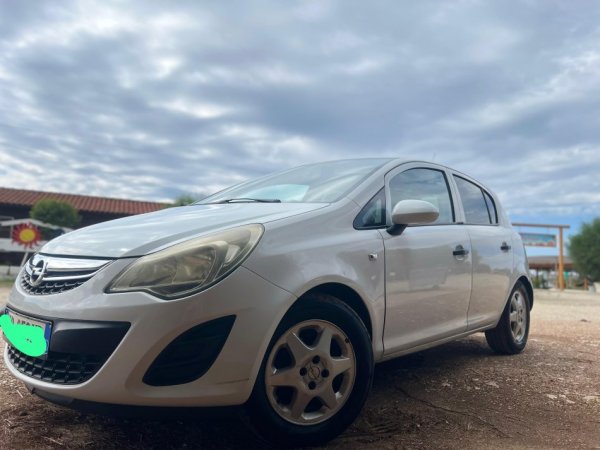 Fier, shes makine Opel corsa Benzin, e bardhë automatik 157.236 km 4.500 €