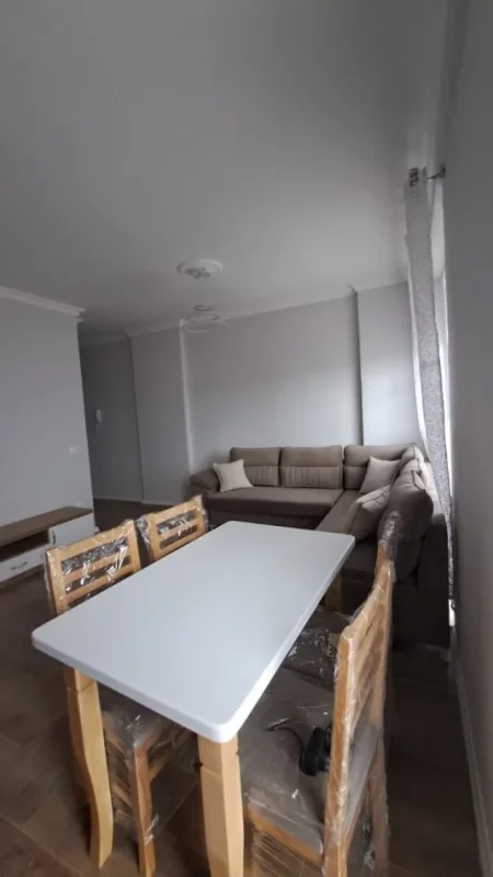 Tirane, jepet me qera apartament 1+1+Aneks+Ballkon Kati 3, 65 m² 600 € 