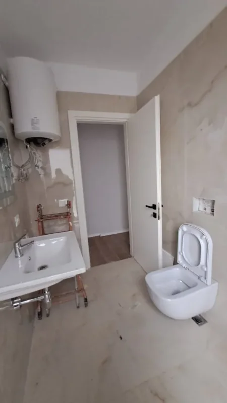 Tirane, jepet me qera apartament 1+1+Aneks+Ballkon Kati 3, 65 m² 600 € 