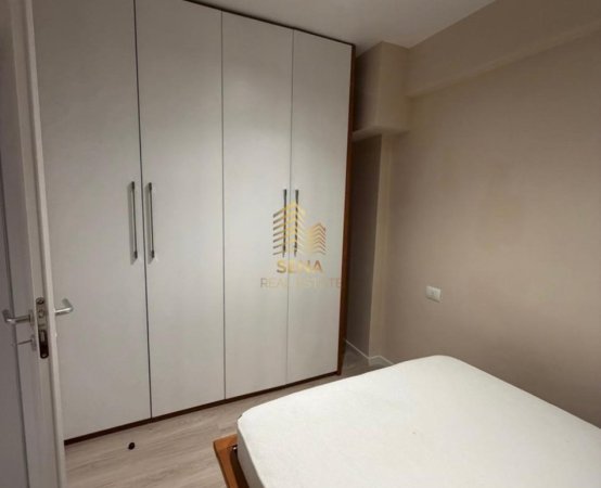 Tirane, jepet me qera apartament 2+1 Kati 1, 70 m² 600 € (Rruga Kongresi Manastirit)