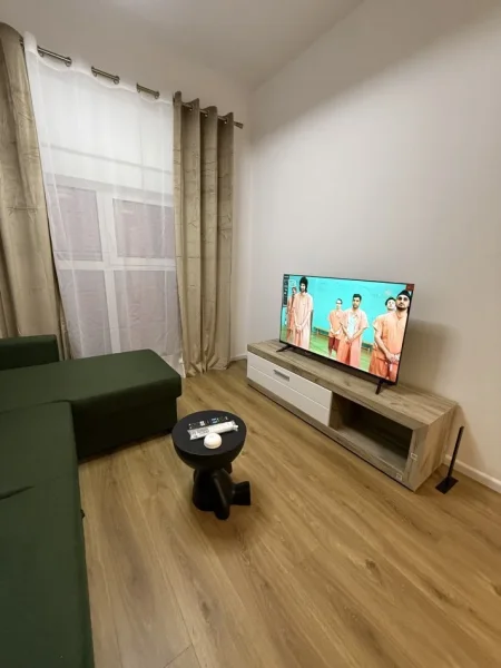 Tirane, jepet me qera apartament 1+1 Kati 3, 50 m² 500 € (ali demi)