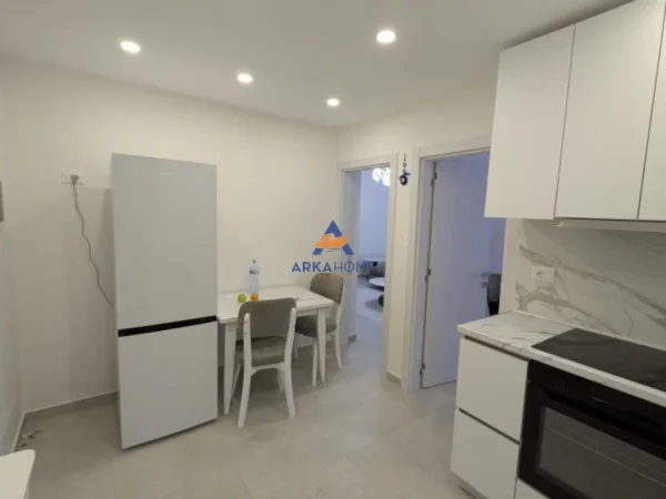 Tirane, jepet me qera apartament 2+1+Ballkon Kati 2, 72 m² 650 € 