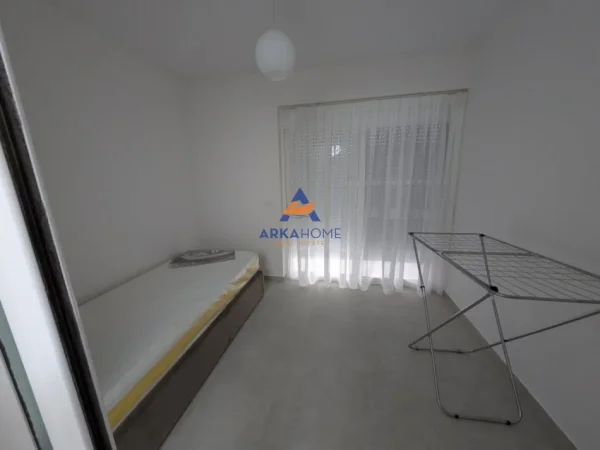 Tirane, jepet me qera apartament 2+1+Ballkon Kati 2, 72 m² 650 € 