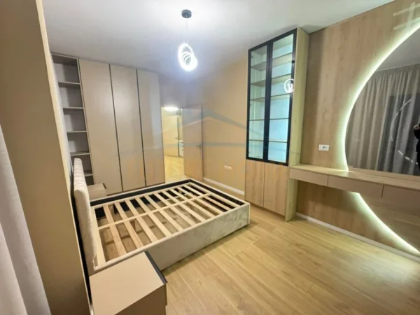 Tirane, shitet apartament 2+1 Kati 8, 91 m² 159.000 € (Unaza e Re)
