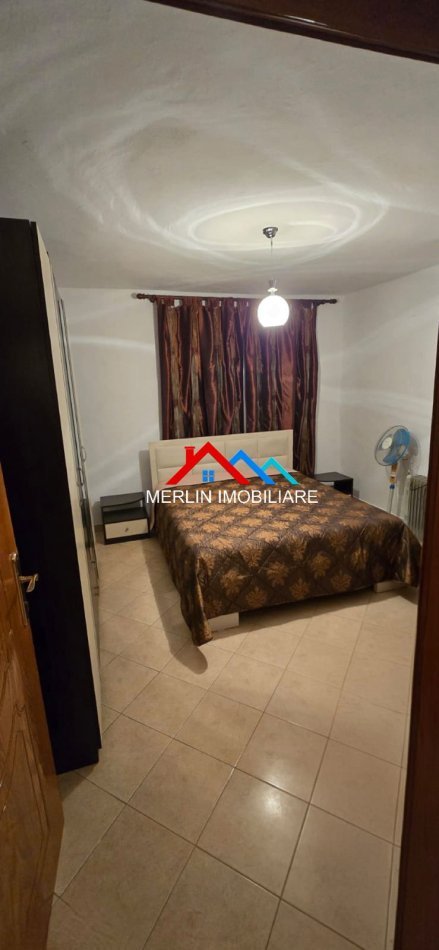 Tirane, jepet me qera apartament 1+1+Ballkon Kati 4, 62 m² 310 € (RRUGA TANUSH FRASHERI NE KOMBINAT.)