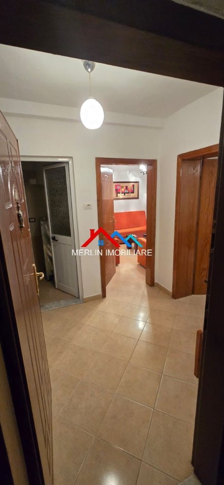 Tirane, jepet me qera apartament 1+1+Ballkon Kati 4, 62 m² 310 € (RRUGA TANUSH FRASHERI NE KOMBINAT.)