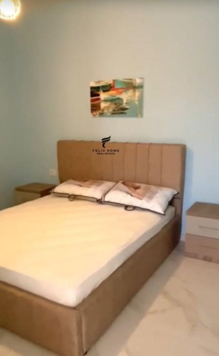 Tirane, jepet me qera apartament 1+1 Kati 8, 65 m² 450 € (GOLDEN PARK 3)