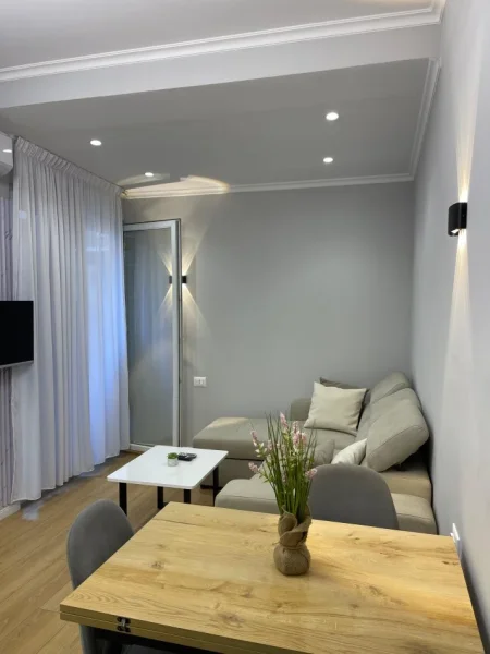 Tirane, shitet apartament 1+1+Ballkon Kati 2, 42 m² 119.000 € (Liqeni i Thate)