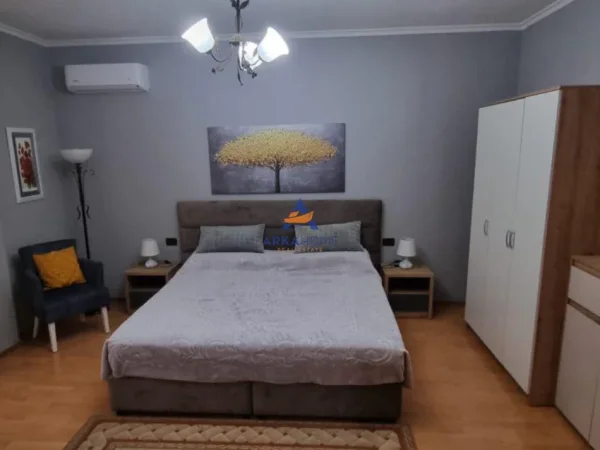 Tirane, jepet me qera apartament 1+1 Kati 2, 75 m² 625 €