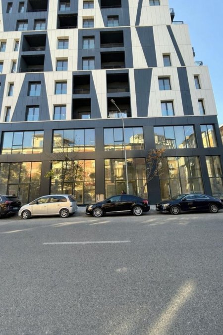 Tirane, shitet dyqan Kati 0, 40 m² 360.000 € (RRUGA E BARRIKADAVE)
