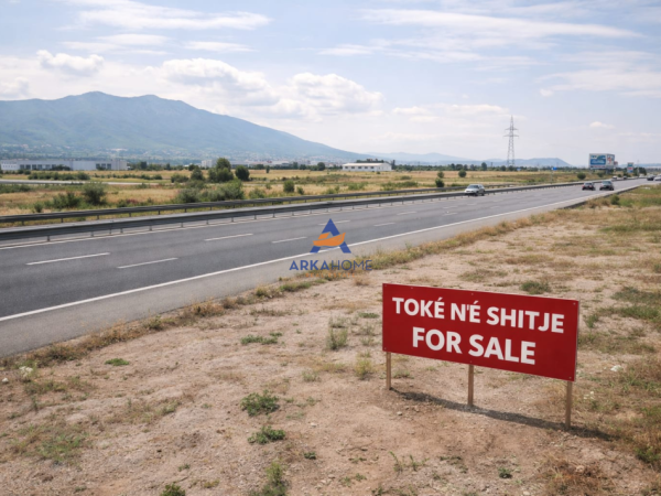 Tirane, shitet toke , 3.300 m² 450.000 € 