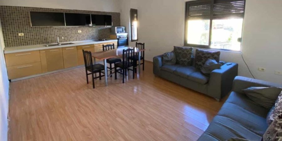 Tirane, jepet me qera apartament 2+1 Kati 2, 170 m² 500 € (Rruga Besa)