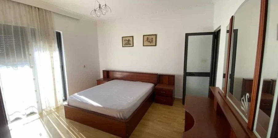 Tirane, jepet me qera apartament 2+1 Kati 2, 170 m² 500 € (Rruga Besa)