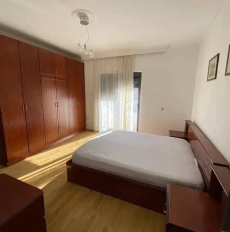 Tirane, jepet me qera apartament 2+1 Kati 2, 170 m² 500 € (Rruga Besa)