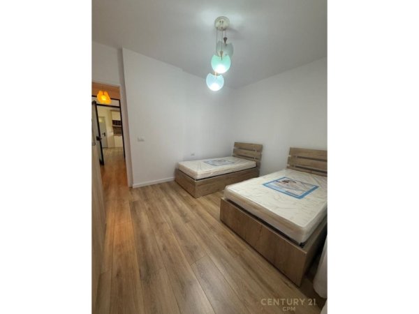 Tirane, jepet me qera apartament 2+1 Kati 5, 75 m² 650 € (Ish fusha Aviacionit)