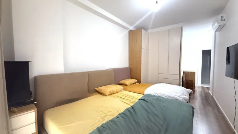 Tirane, shitet apartament 2+1+Ballkon , 133 m² 350.000 € (Pazari i ri)