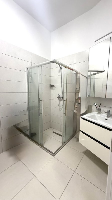 Tirane, shitet apartament 2+1+Ballkon , 133 m² 350.000 € (Pazari i ri)