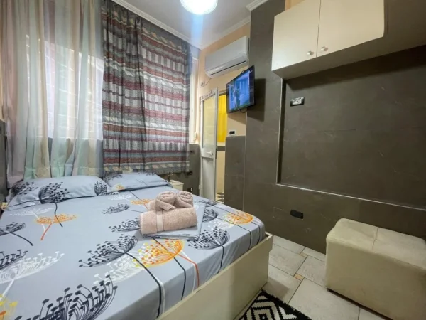 Tirane, jepet me qera apartament Kati 2, 33 m² 380 € (5 MAJI)