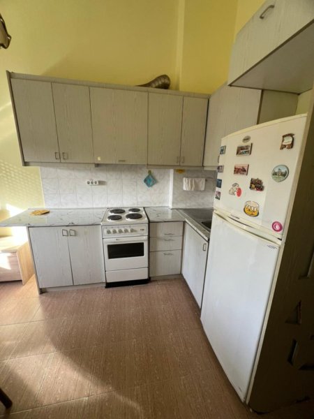 Tirane, jepet me qera apartament 2+1+Ballkon Kati 4, 76 m² 600 € (Shallvaret te Taivan)