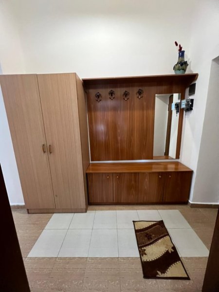 Tirane, jepet me qera apartament 2+1+Ballkon Kati 4, 76 m² 600 € (Shallvaret te Taivan)