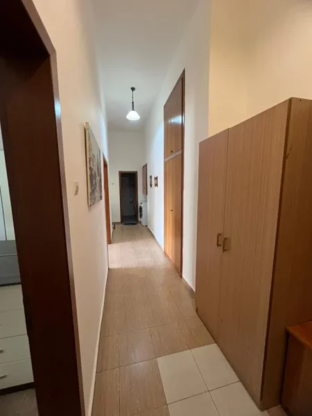 Tirane, jepet me qera apartament 2+1+Ballkon Kati 4, 76 m² 600 € (Shallvaret te Taivan)