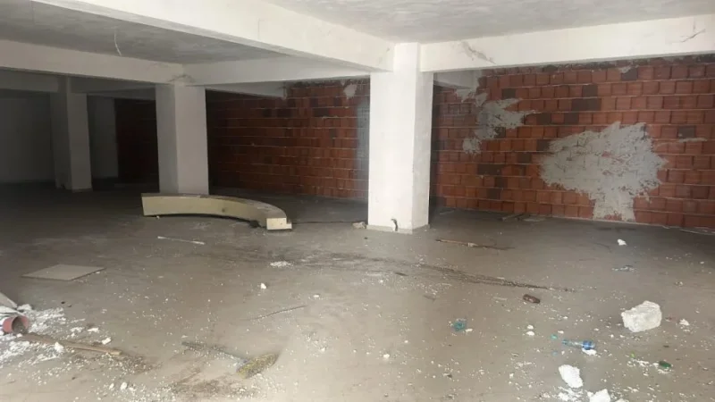 Tirane, shitet ambjent biznesi Kati 0, 263 m² 289.000 € (fresku)