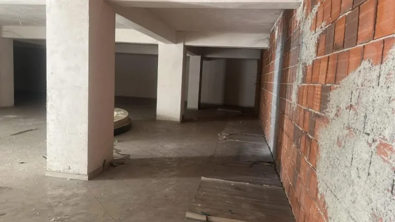 Tirane, shitet zyre Kati 0, 263 m² 289.000 € (fresku)