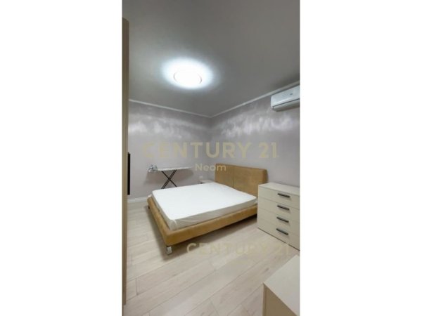 Tirane, jepet me qera apartament 1+1+Ballkon Kati 2, 70 m² 530 € 