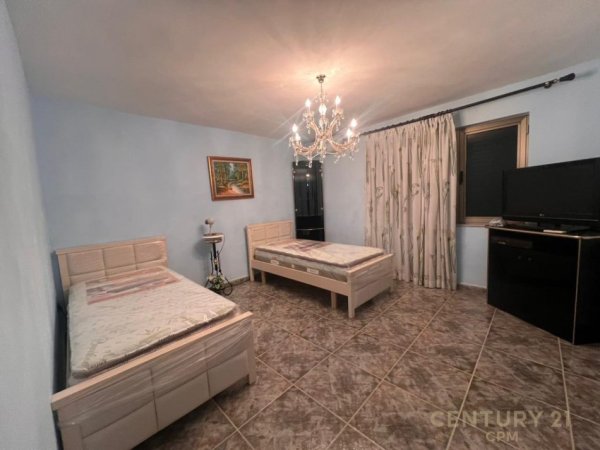 Tirane, jepet me qera apartament 2+1 Kati 2, 70 m² 630 € 